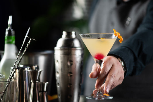 The History of Cocktails: From Classics to Modern Marvels 🍸✨ | Oak & Sugar | The art of mixology — an intricate tapestry woven through history, culminating in the rich, diverse cocktail culture we relish today. Our fascination with cocktails begins in th
