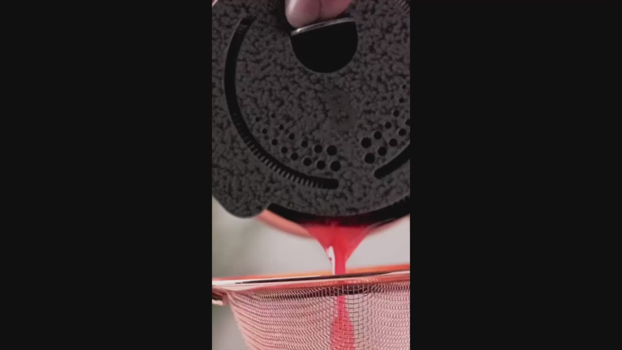 Fine Mesh Cocktail Strainer, Large | Oak & Sugar | Experience the pleasure of finely strained cocktails with our Premium Fine Mesh Strainer. Expertly crafted for cocktail enthusiasts and professional bartenders, this strainer ensures a smooth, pulp-free p